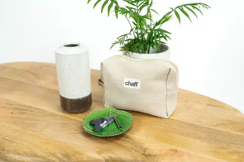 pack comprenant une trousse, un vide tube et guasha pour chaff